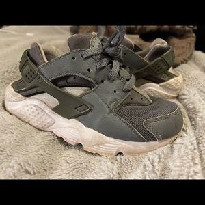 Kids gray Huarache 11C